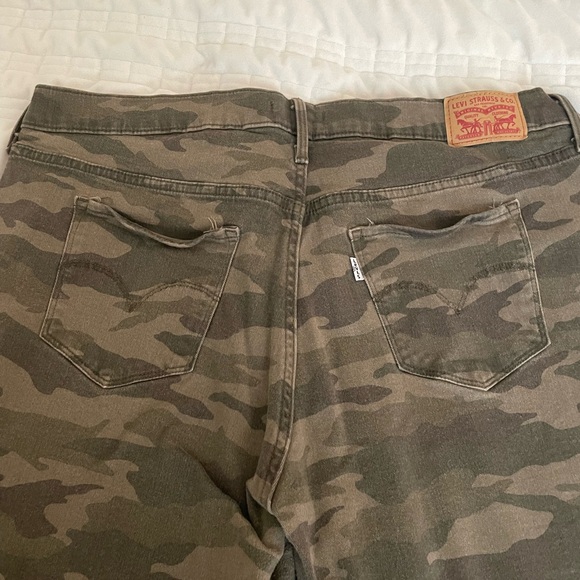 Women’s plus size Levi’s - Picture 3 of 5